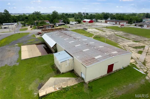 110 N Main ST, Gideon, MO 63848
