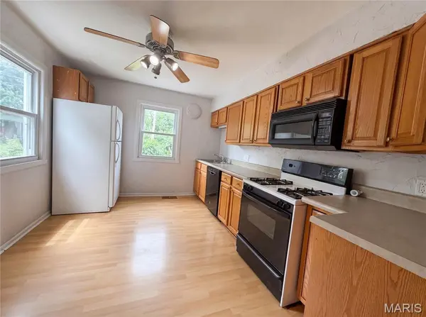 1 Winstead PL, Florissant, MO 63031