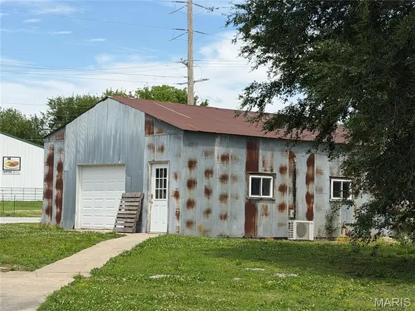 105 E Lamb ST, Center, MO 63459