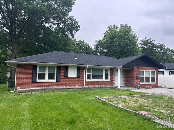 1814 N Belt E, Belleville, IL 62221