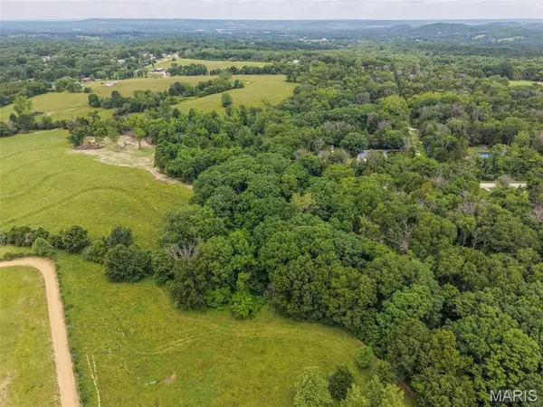 3177 Patrick LN, Pacific, MO 63069