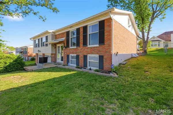 4113 Sunrise Way DR, St Louis, MO 63125