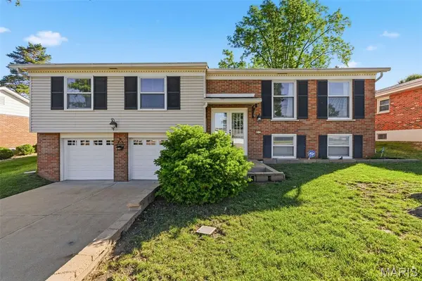 4113 Sunrise Way DR, St Louis, MO 63125