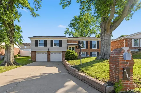 4113 Sunrise Way DR, St Louis, MO 63125