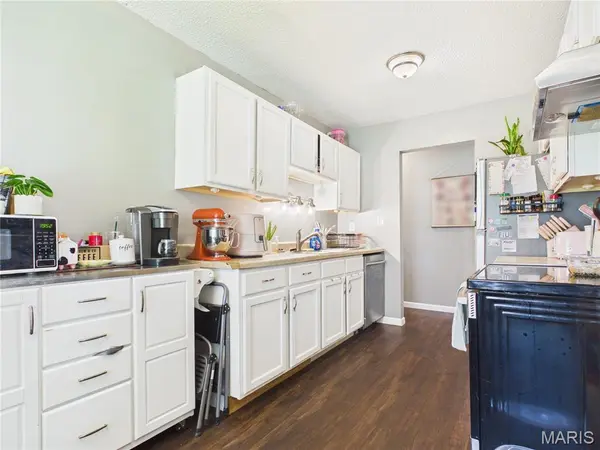 305 Barr ST, Carterville, IL 62918