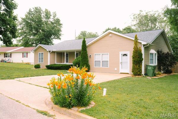 2106 Chris CT, Rolla, MO 65401