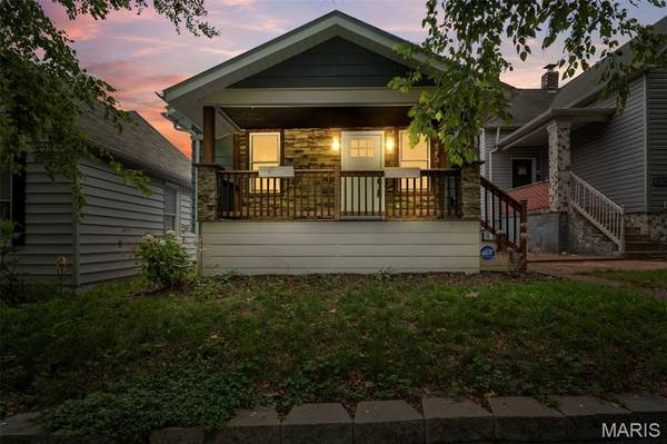 4724 Hummel AVE, St Louis, MO 63116