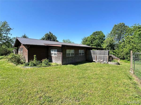 112 E 3rd ST, Grandin, MO 63943