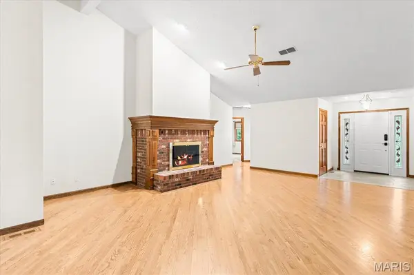 106 Suzanne CT, Edwardsville, IL 62025