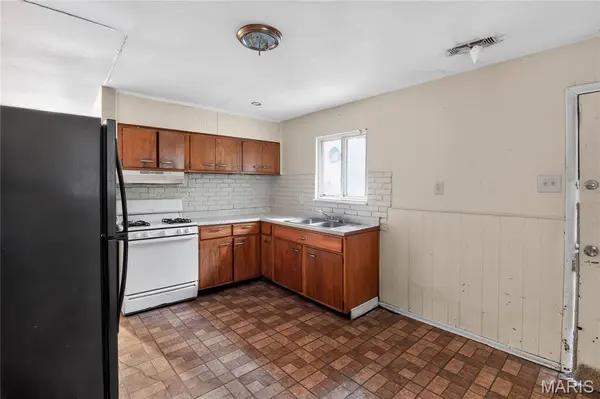 10151 Mayfair DR, St Louis, MO 63136