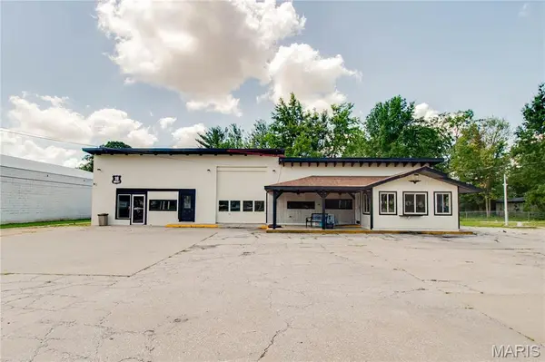 406 W Carpenter ST, Jerseyville, IL 62052