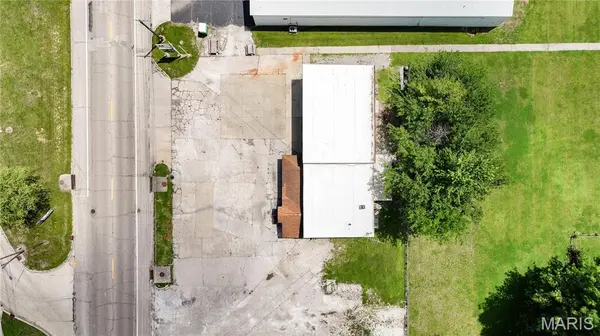 406 W Carpenter ST, Jerseyville, IL 62052