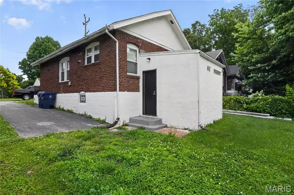 8024 Cler AVE, St Louis, MO 63114
