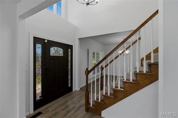 2400 Clayborn DR, Chesterfield, MO 63017