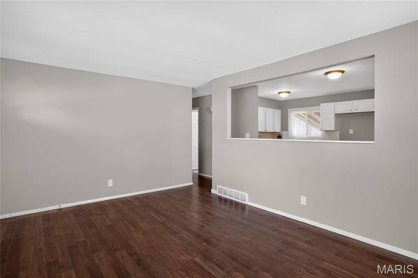 1200 Congress AVE, St Louis, MO 63138