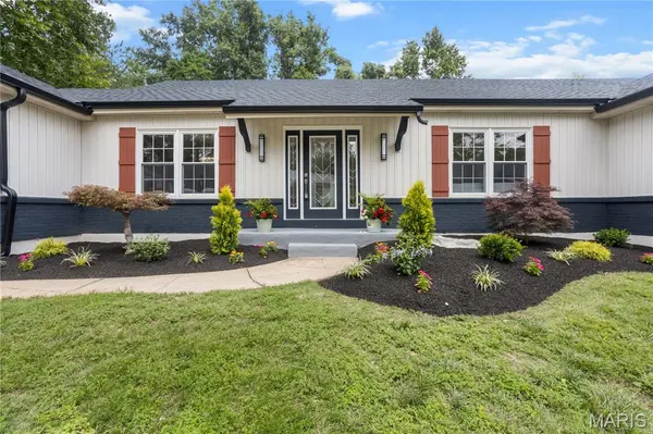 394 Branchport DR, Chesterfield, MO 63017