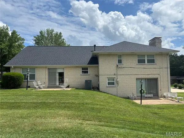 33 Fawnlily DR, Belleville, IL 62221