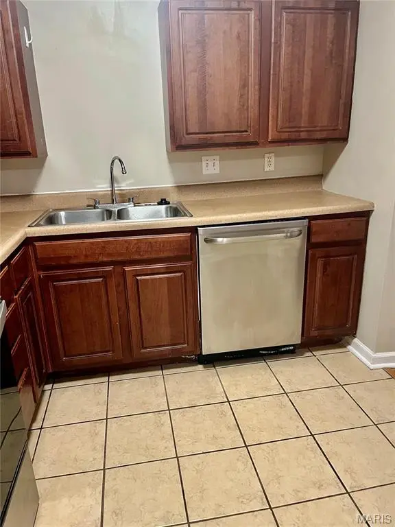 14512 Cazado DR #D, Chesterfield, MO 63017