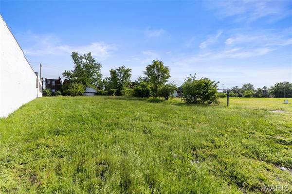 4551 Delmar BLVD, St Louis, MO 63108