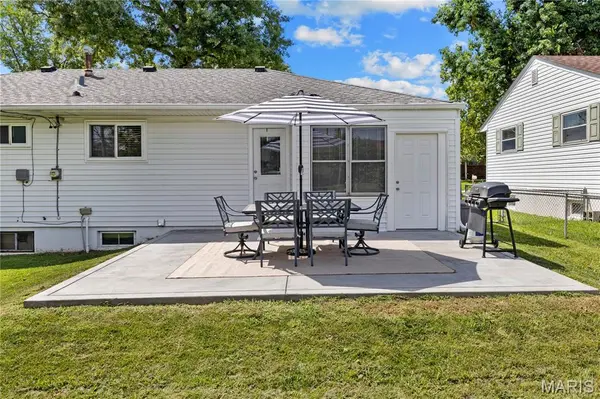 11124 Patsy DR, Green Park, MO 63123