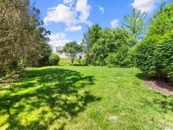 1515 Gedern DR, Columbia, IL 62236