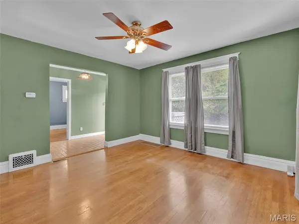 8904 Olden AVE, St Louis, MO 63114