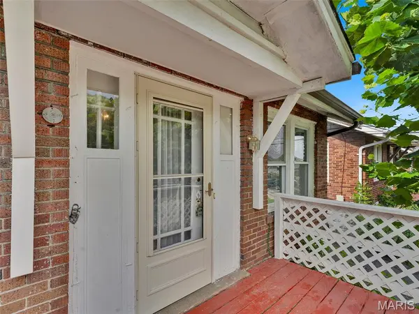 8904 Olden AVE, St Louis, MO 63114