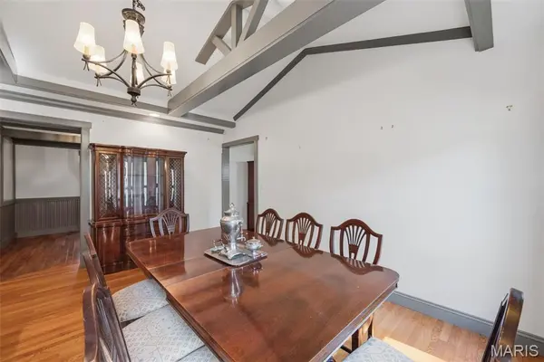 418 Oak Tree DR, Webster Groves, MO 63119