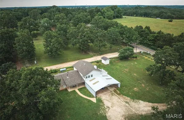 522 Highway FF, Bourbon, MO 65441