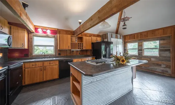 98 Whispering Pines LN, Steelville, MO 65565