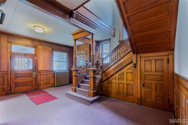 3835 Westminster PL, St Louis, MO 63108