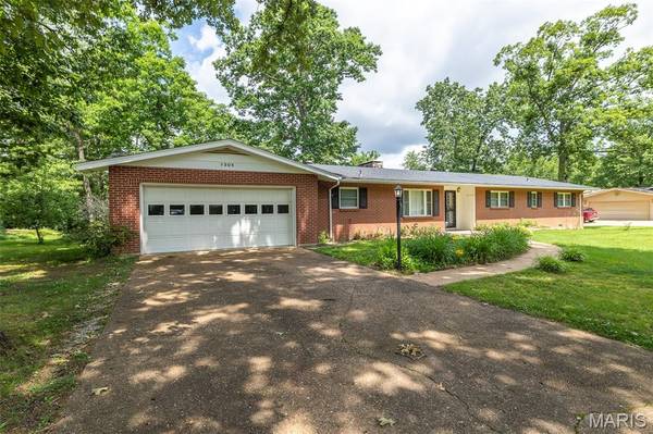 1305 Lurlyn RD, Poplar Bluff, MO 63901
