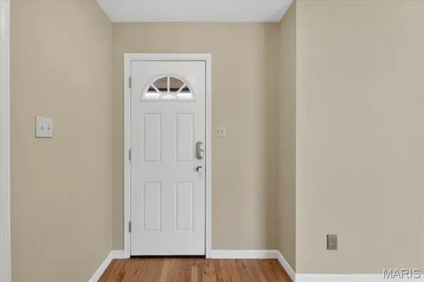 5421 Court Of Cedars, St Louis, MO 63128