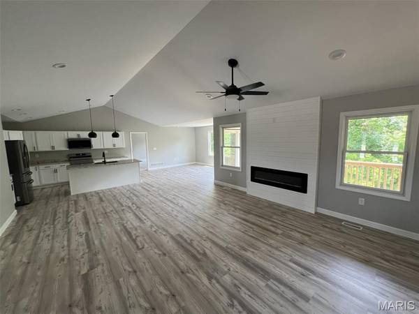 705 McIntosh CT, Hannibal, MO 63401