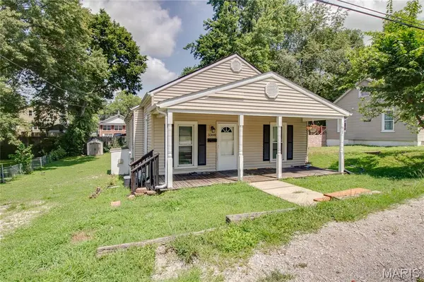3308 Fernwood AVE, Alton, IL 62002