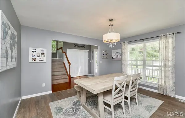 64 Old Chesapeake DR, Wentzville, MO 63385
