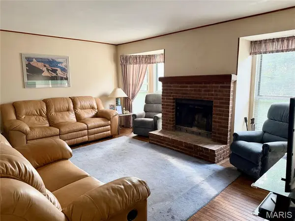 4162 Bugle Bend DR, Florissant, MO 63034