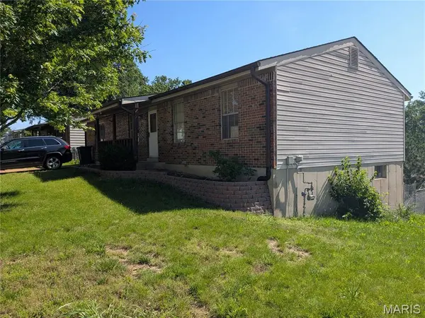 2552 Somerville DR, High Ridge, MO 63049