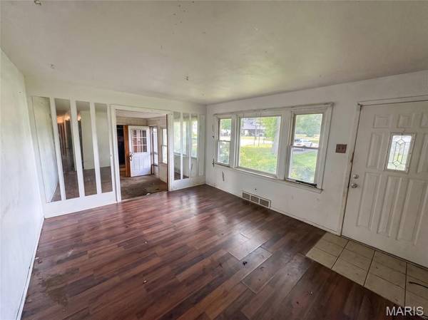 11424 Larimore RD, St Louis, MO 63138