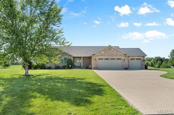 13442 Wildlife TRL, Highland, IL 62249