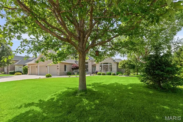 8402 Braeswood Estates DR, O'fallon, IL 62269