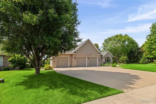 8402 Braeswood Estates DR, O'fallon, IL 62269