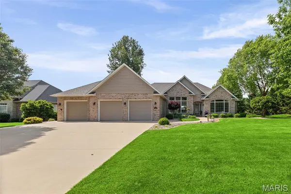 8402 Braeswood Estates DR, O'fallon, IL 62269