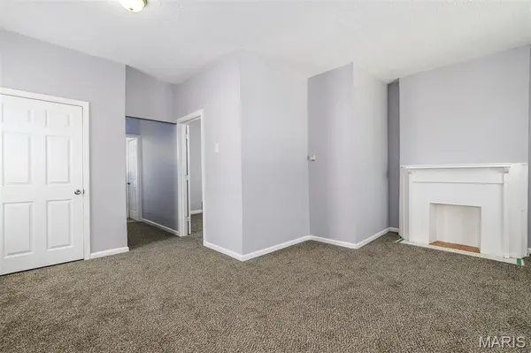 5030 Grace AVE, St Louis, MO 63116