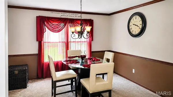 1955 Acorn Trail DR, Florissant, MO 63031
