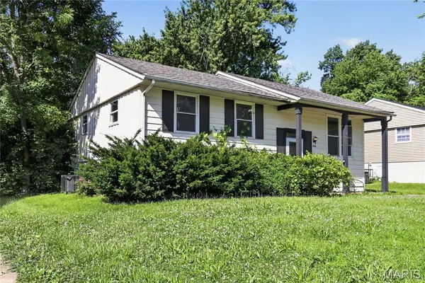 1440 Columbus DR, St Louis, MO 63138