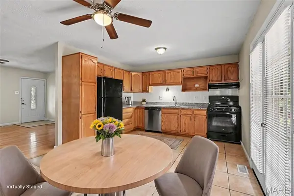 2322 Battlefield DR, Florissant, MO 63031