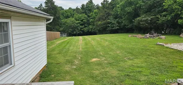 3944 Vogt RD, Byrnes Mill, MO 63051