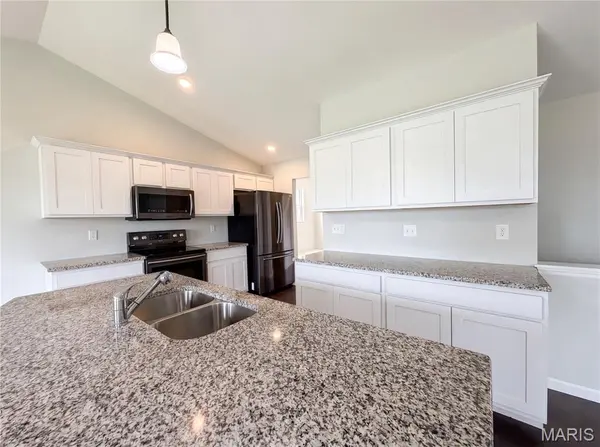 139 Palace Way DR, Troy, MO 63379