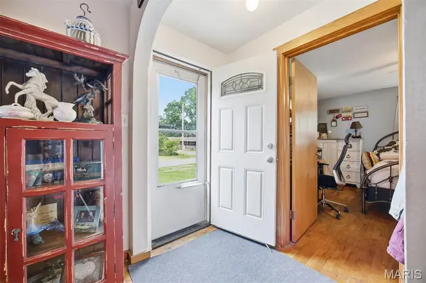 521 W Washington AVE, Greenville, IL 62246